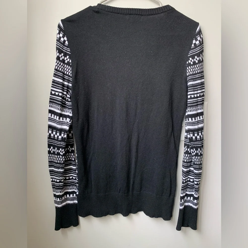 MERONA Women’s Black White Front Print Long Sleeve Rounded Neck Sweater